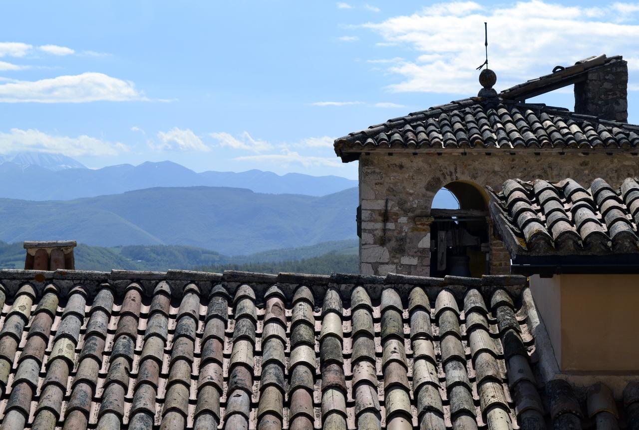 Appartamento Castello Di Cammoro Sellano Exterior foto