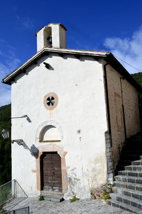 Appartamento Castello Di Cammoro Sellano Exterior foto