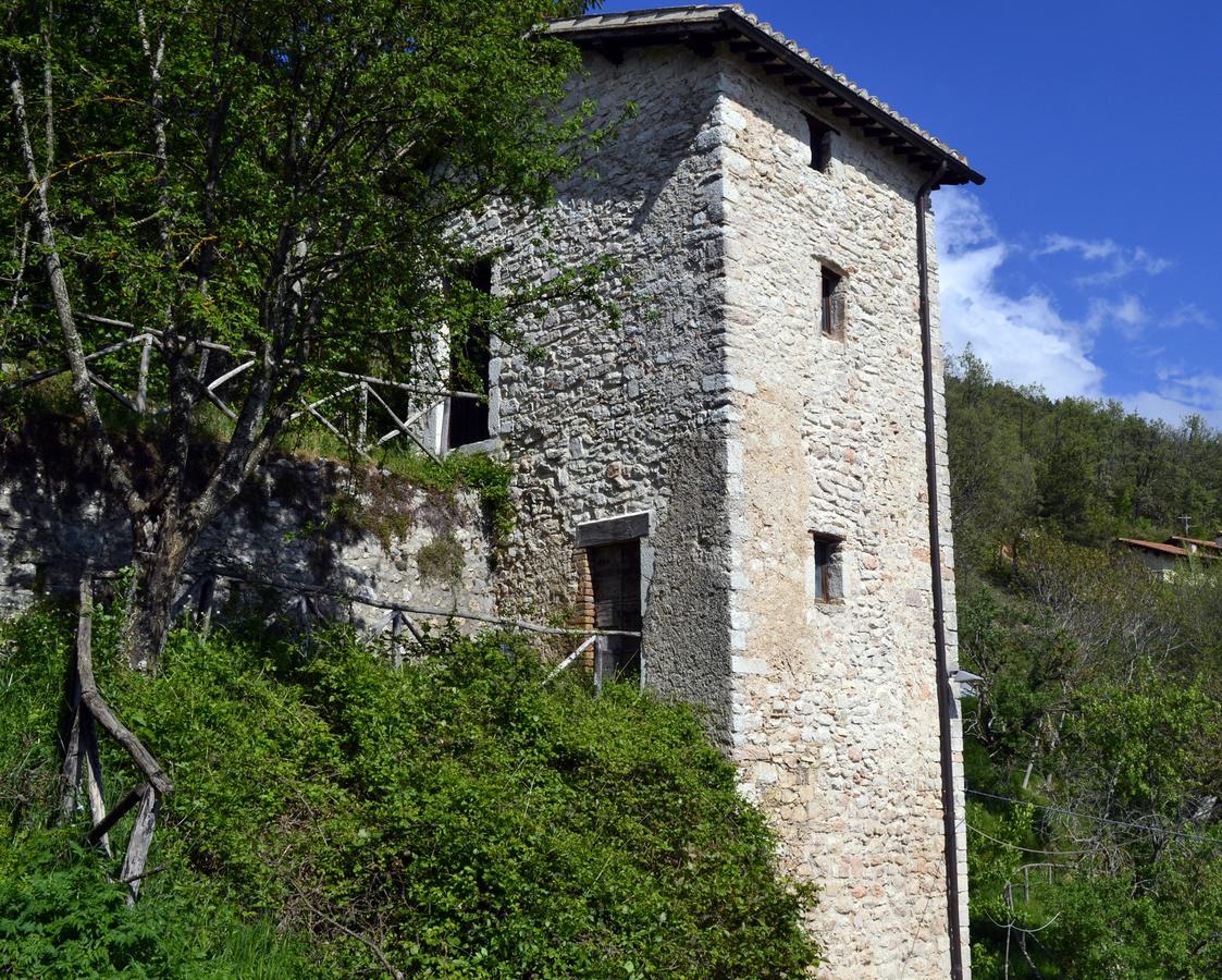 Appartamento Castello Di Cammoro Sellano Exterior foto